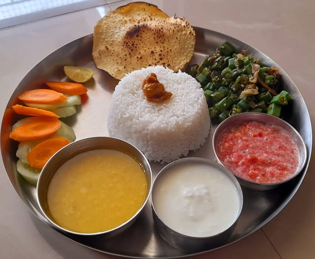 Home style veg thali lunch delivery in Badlapur
